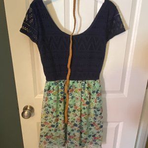 Juniors Rue 21 navy blue and green floral dress with belt medium